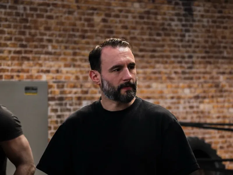 Portrait de Karim Ghassal, préparateur mental et fondateur de Mental ADN