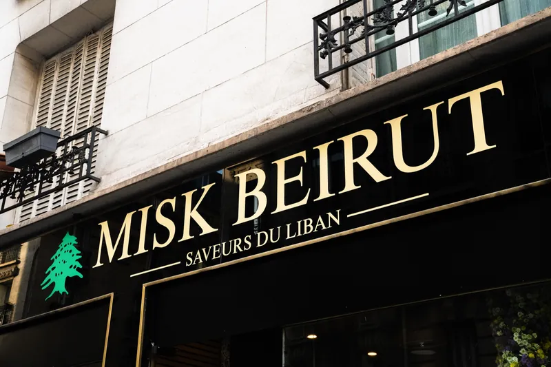 Devanture du restaurant libanais Misk Beirut à Sénart, mise en valeur par COMMUNIK8
